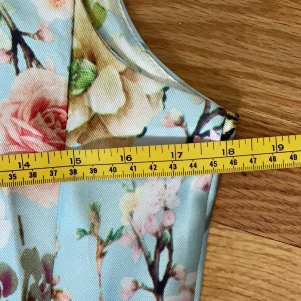 FASHION Classic Sleeveless Dress - Picture 4 of 9